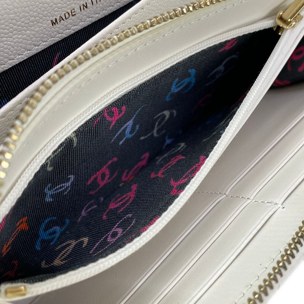 Chanel Wallet Quilted White Chain Shoulder — view 5