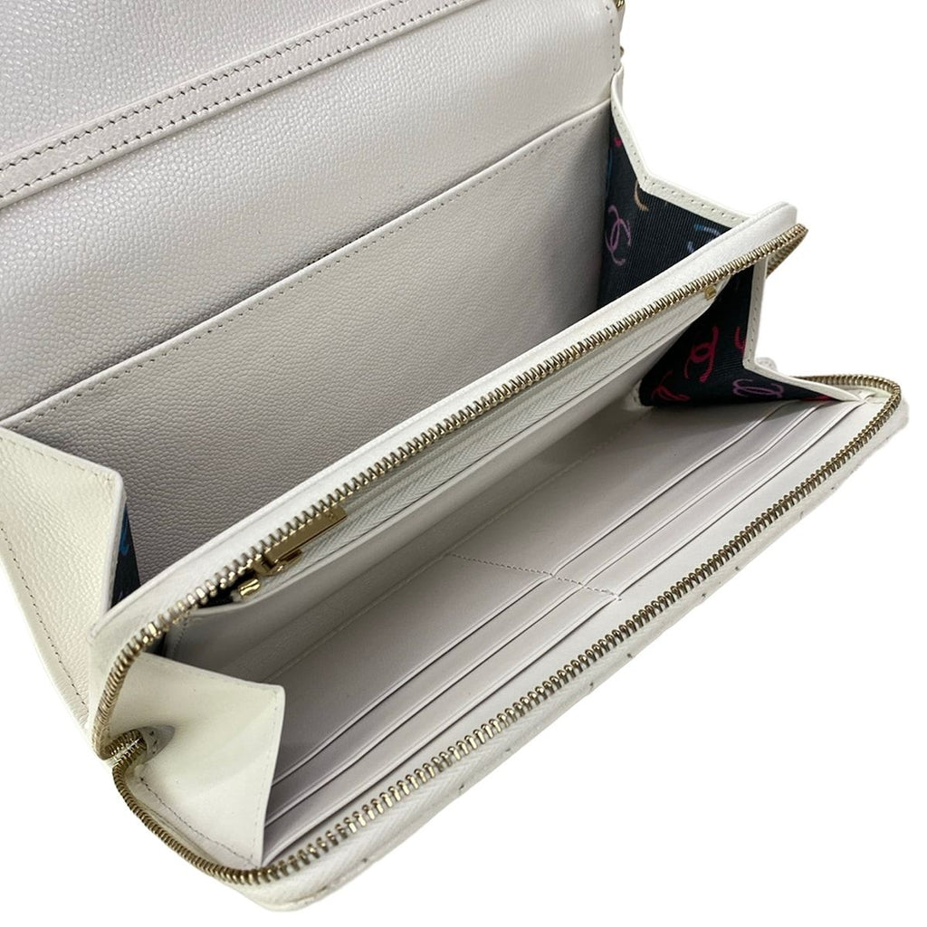 Chanel Wallet Quilted White Chain Shoulder — view 4