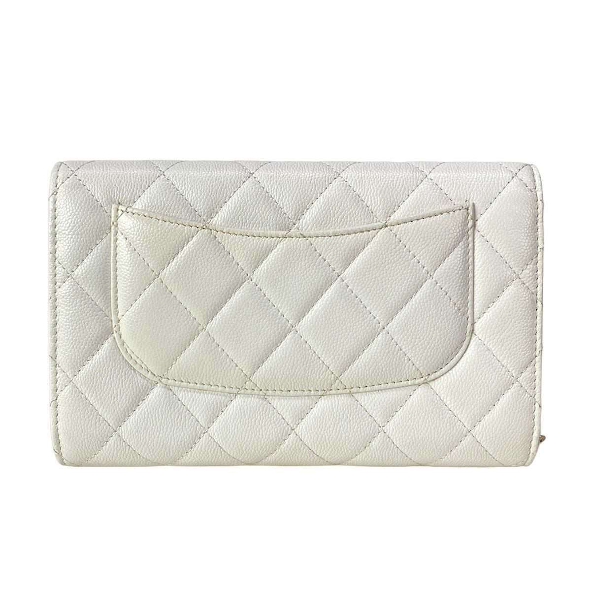Chanel Wallet Quilted White Chain Shoulder — view 2