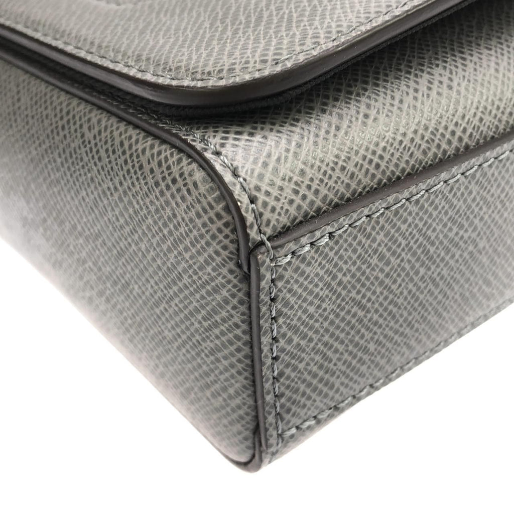 Louis Vuitton Taiga New Flap Messenger Shoulder — view 3