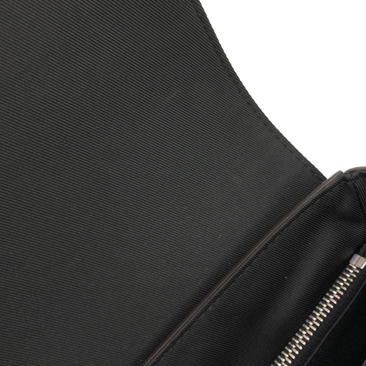 Louis Vuitton Taiga New Flap Messenger Shoulder — view 8
