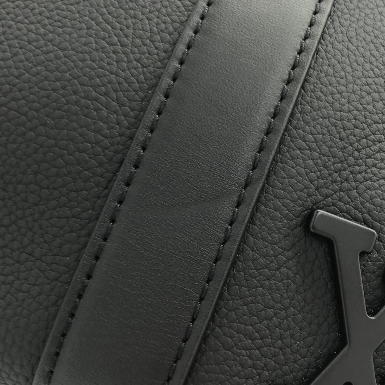Louis Vuitton LV Aerogram City Keepall Shoulder — view 4