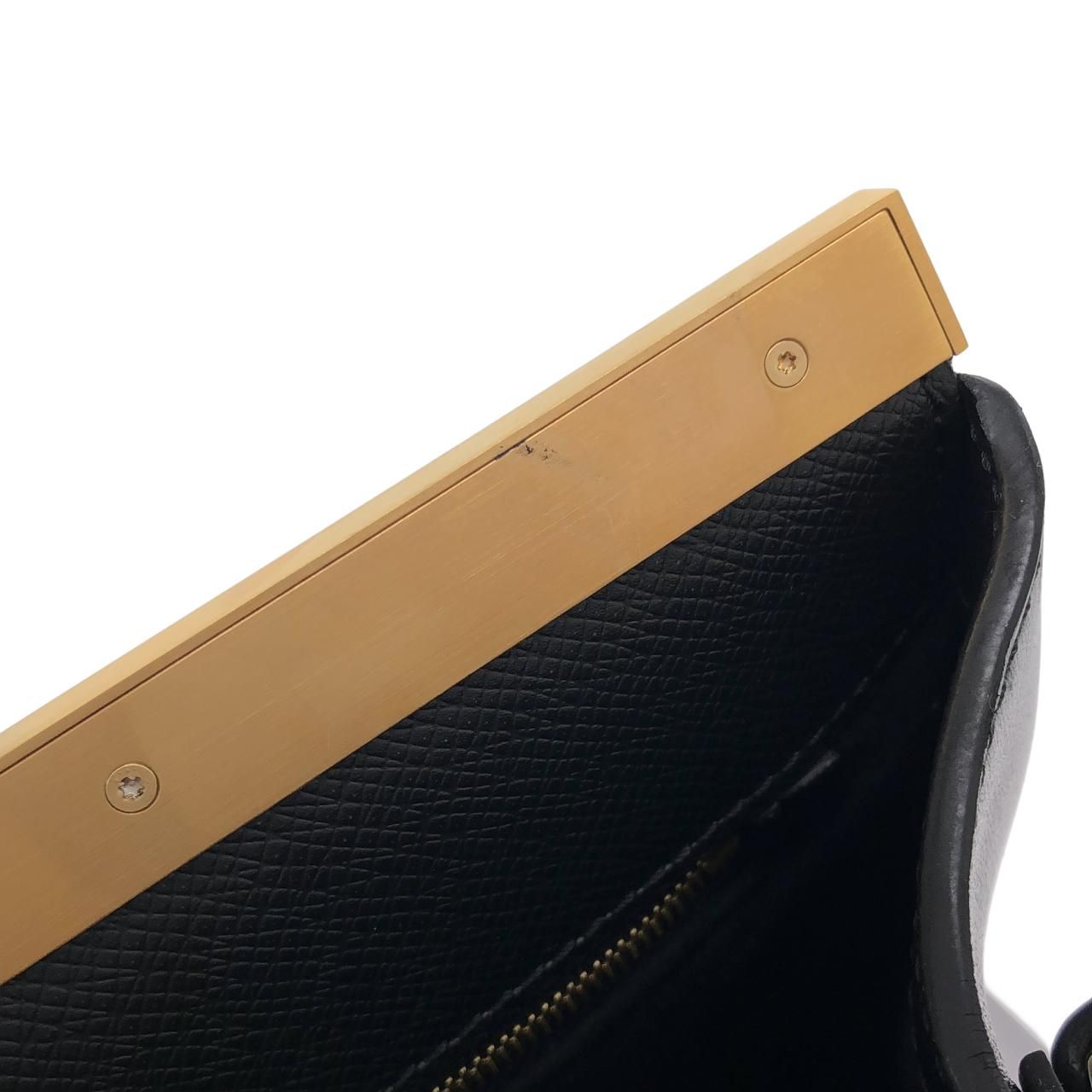 Louis Vuitton Taiga City Frame — view 9