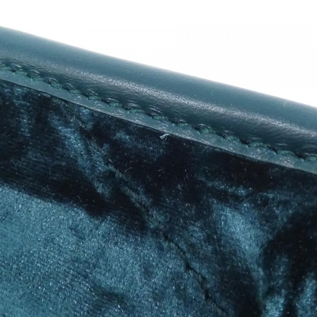 Saint Laurent Niki Baby Shoulder — view 5
