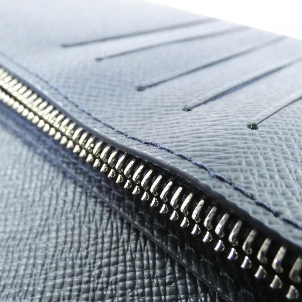 Louis Vuitton Taiga Portefeuille Brazza Wallet — view 6