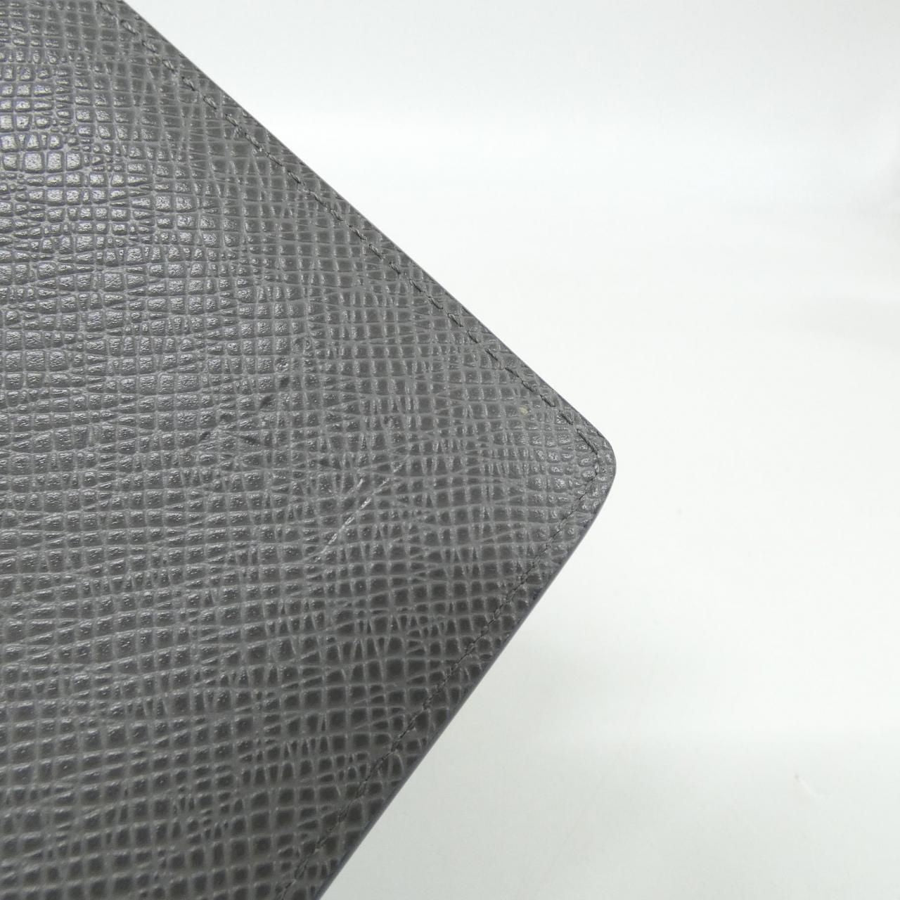 Louis Vuitton Taiga Portefeuille Brazza Wallet — view 3