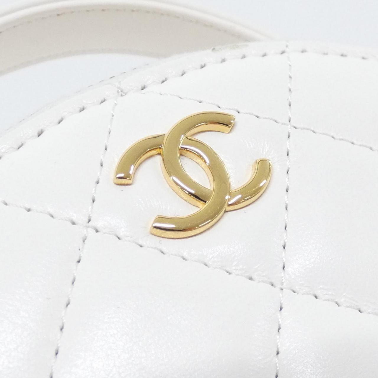 Chanel Shoulder Bag White — view 5