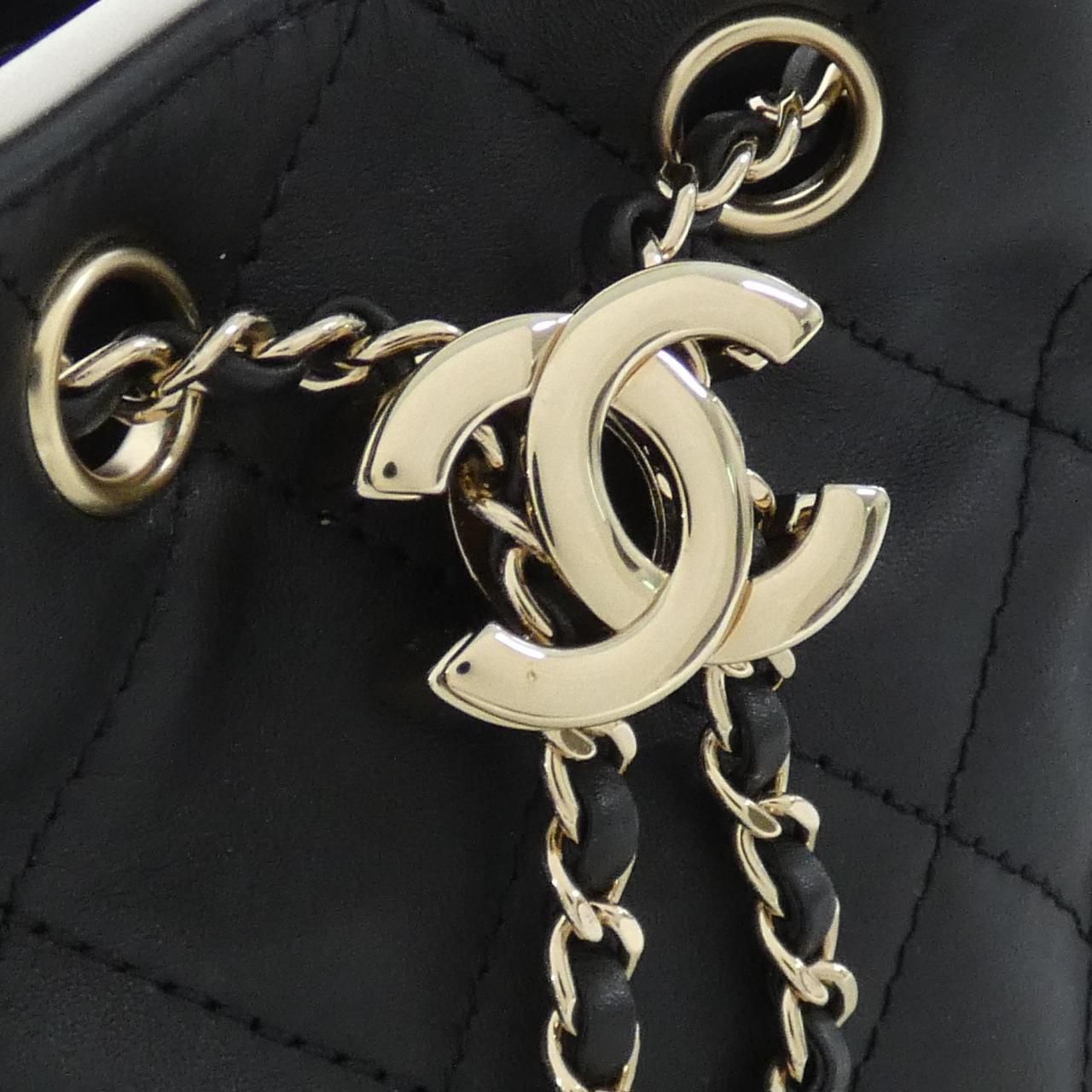 Chanel 25 Line Mini Shoulder — view 4