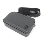 Louis Vuitton Taiga Avenue Messenger Shoulder — view 3