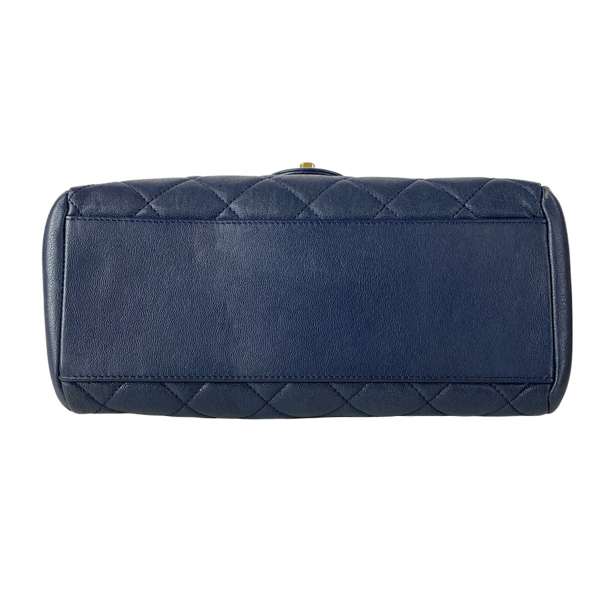 Chanel Handbag Quilted Dark Navy Chain Handle Gold — view 5