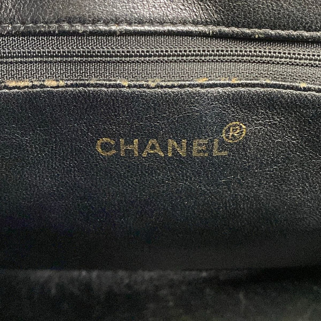 Chanel Tote Reissue Black Gold — view 9