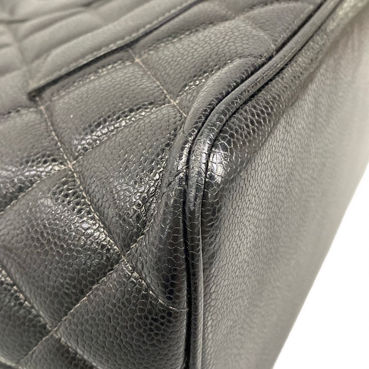 Chanel Tote Reissue Black Gold — view 6