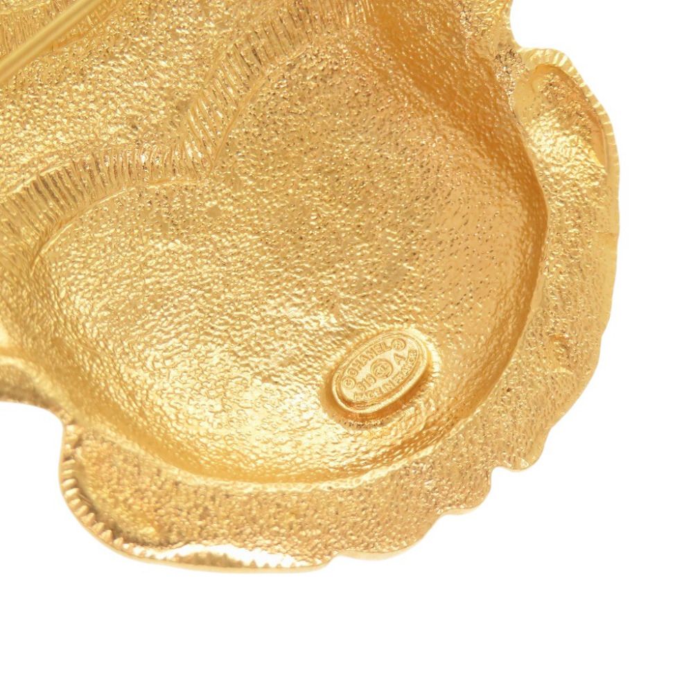 Chanel Scarab Motif CC Logo Metal Gold Brooch — view 3