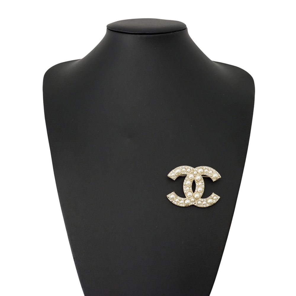 Chanel Brooch CC Logo Rhinestone Faux Pearl Metal — view 4