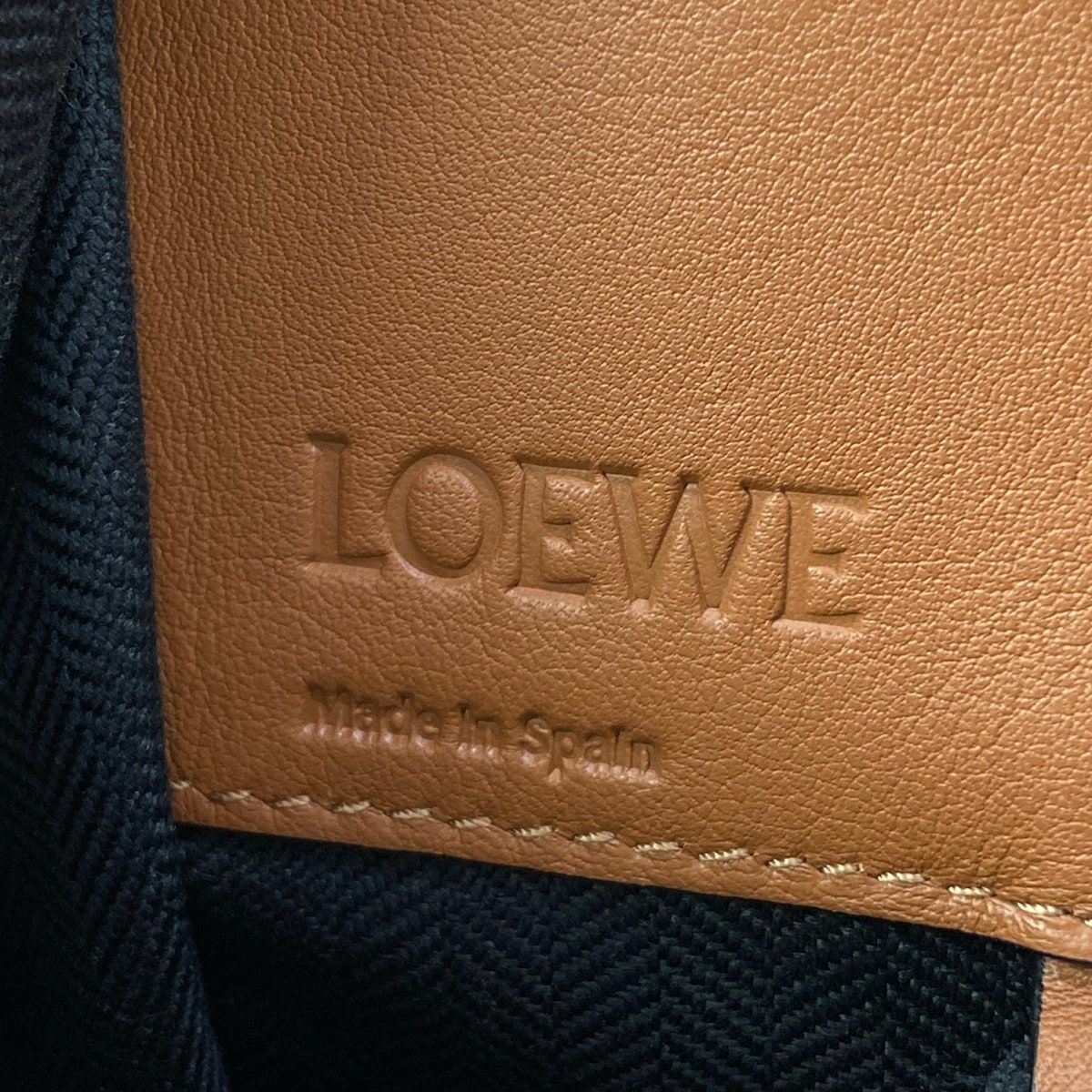 Loewe Handbag Hammock Bag Small Brown — view 9