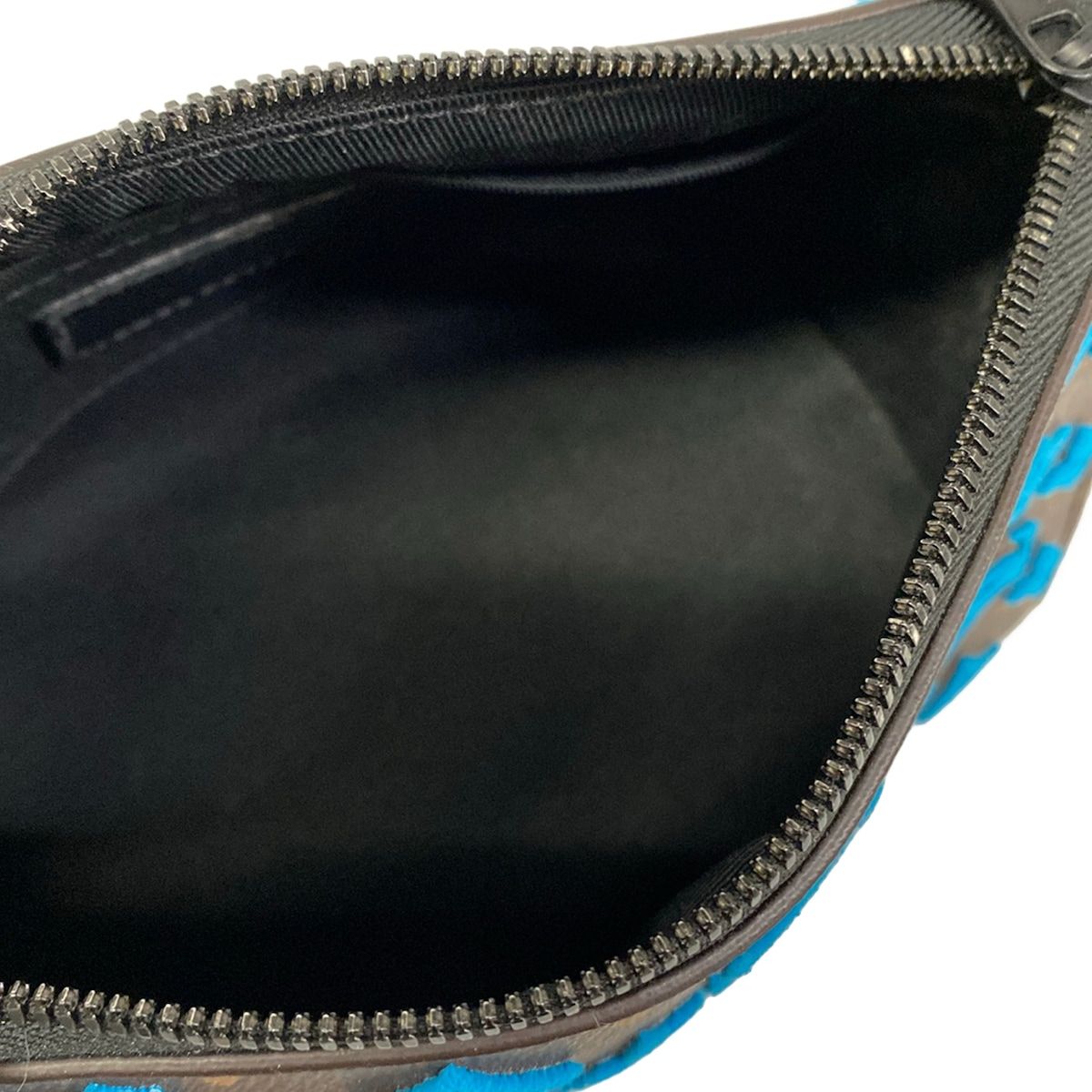 Louis Vuitton Shoulder Bag Monogram Tufting Triangle Messenger Turquoise — view 7