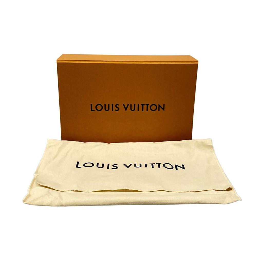 Louis Vuitton Shoulder Bag Cuir Taurillon Christopher XS Blanc Removable Strap — view 8