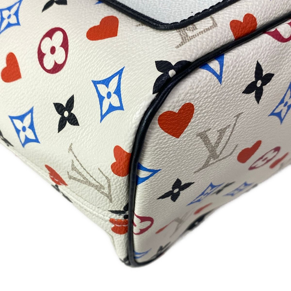 Louis Vuitton Tote Game on Neverfull MM Blanc — view 6
