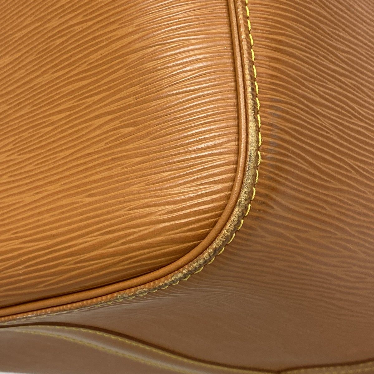 Louis Vuitton Boston Bag Epi Keepall 50 Cipango Gold — view 6