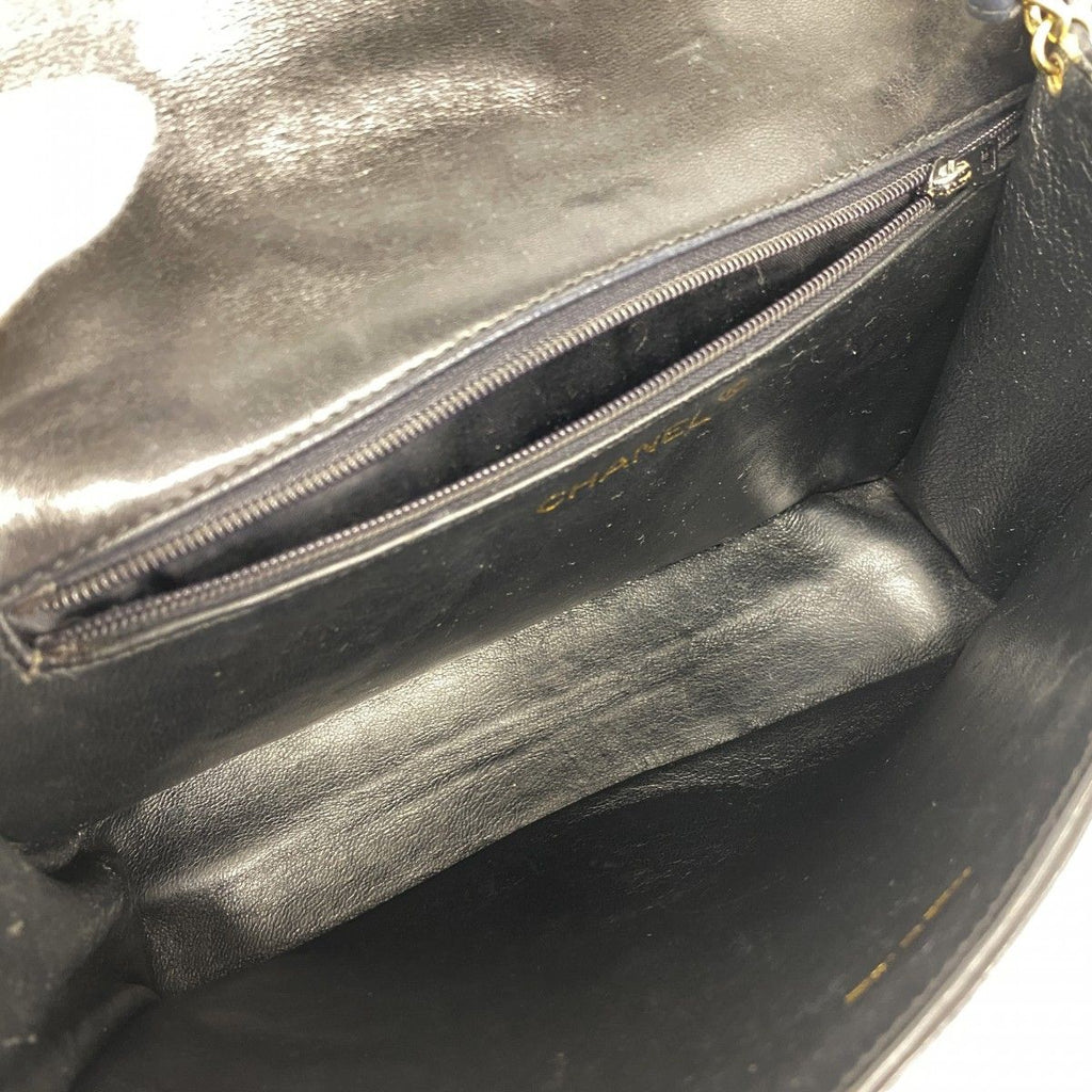Chanel Shoulder Bag Quilted Lambskin Black Gold — view 4