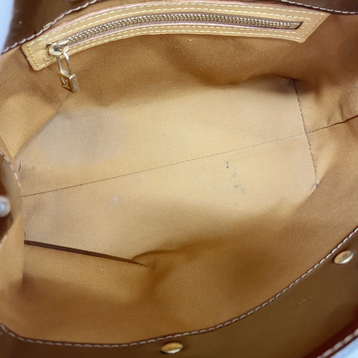 Louis Vuitton Handbag Vernis Reed PM Blanc — view 4