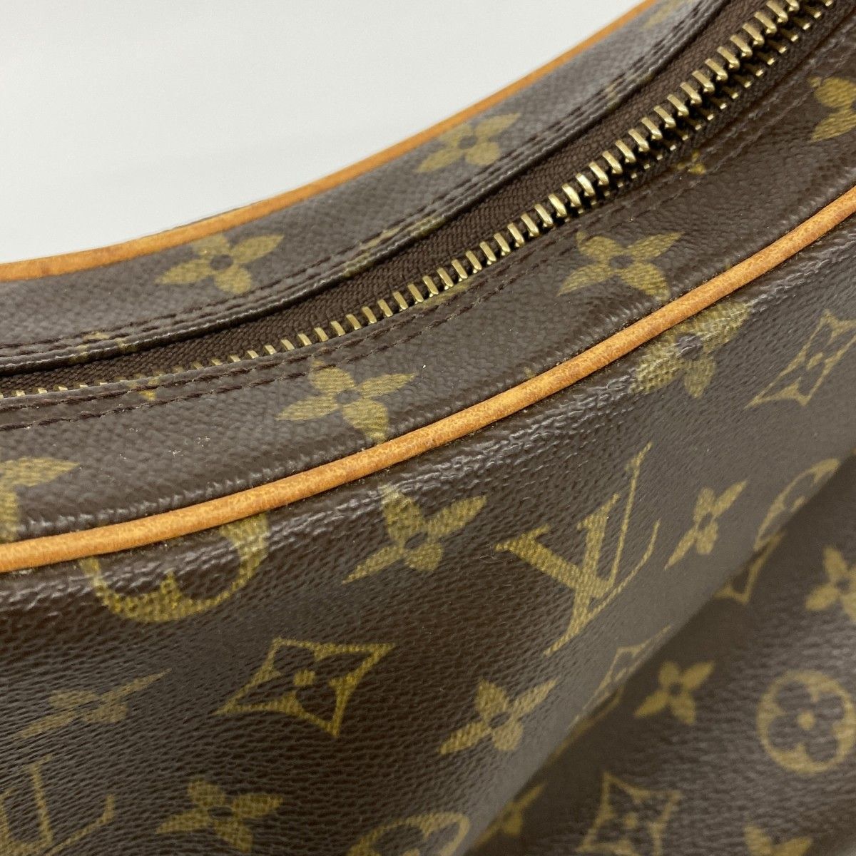 Louis Vuitton Shoulder Bag Monogram Croissant MM Brown — view 6