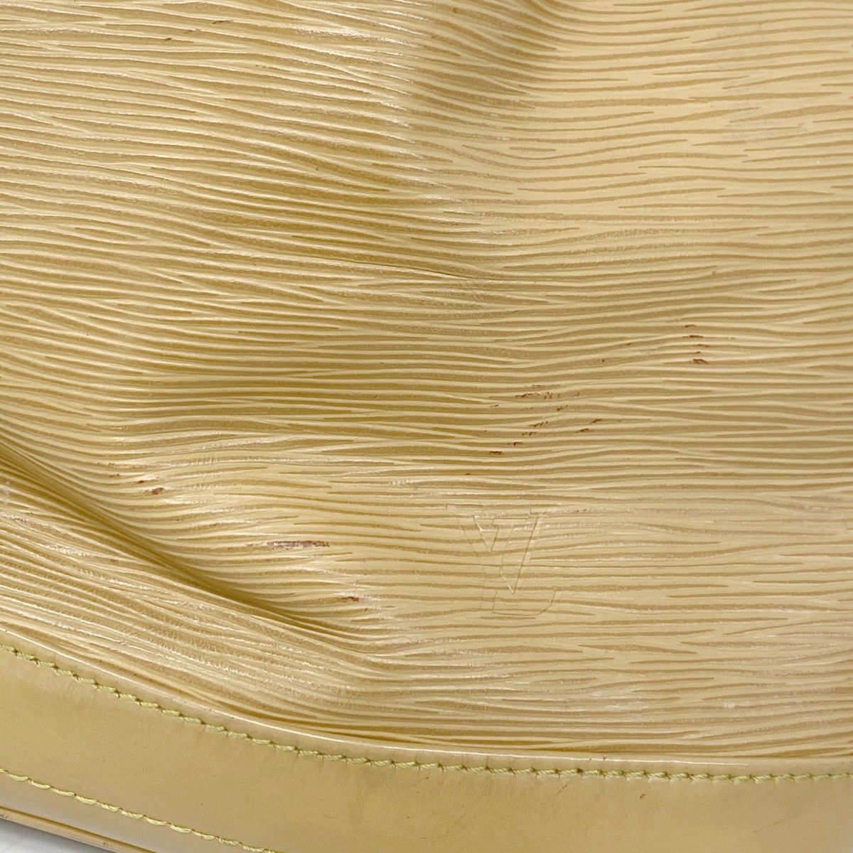 Louis Vuitton Shoulder Bag Epi Noe Winnipeg Beige — view 8