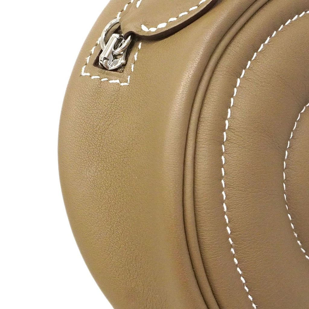 Hermes Shoulder Bag in the Loop Swift Etoupe Silver — view 5