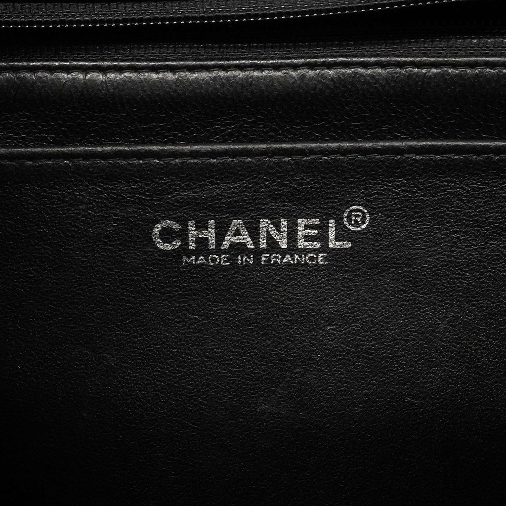 Chanel Shoulder Bag Maxi Quilted Caviar Leather Black Silver — view 5