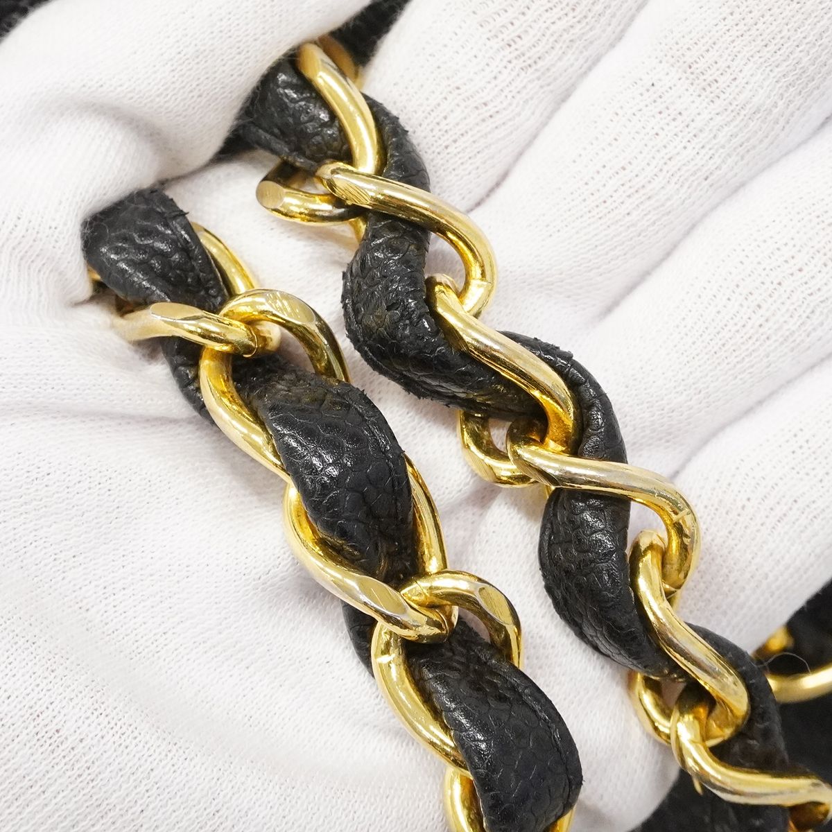 Chanel Shoulder Bag Stitch Caviar Leather Black Gold — view 7