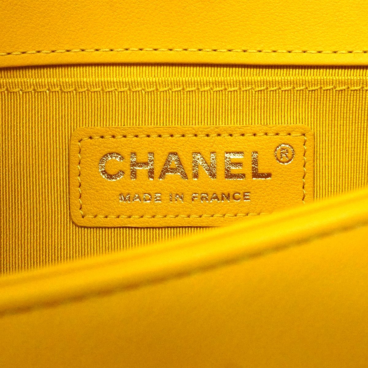 Chanel Shoulder Bag Boy Lambskin Yellow Gold — view 5