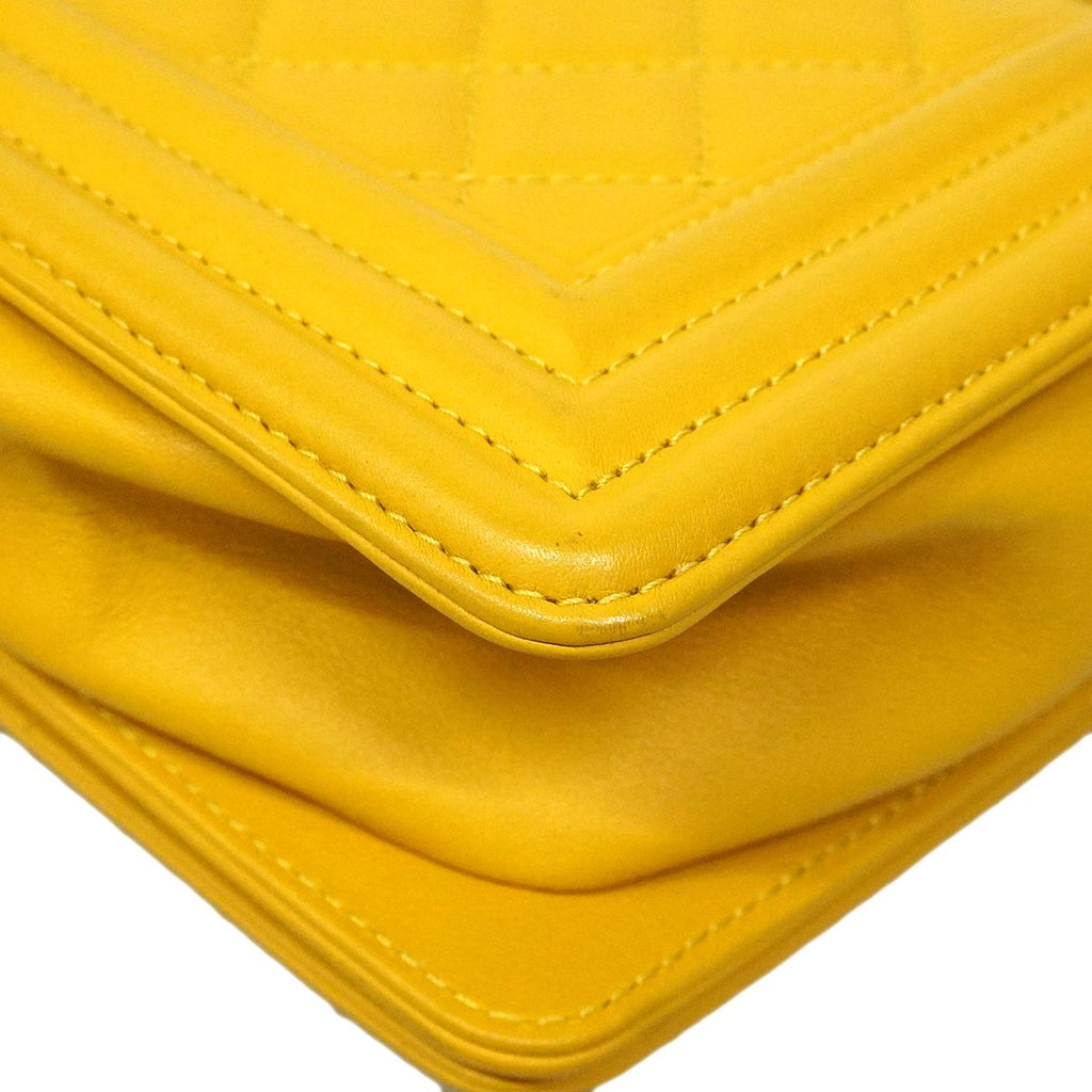 Chanel Shoulder Bag Boy Lambskin Yellow Gold — view 7