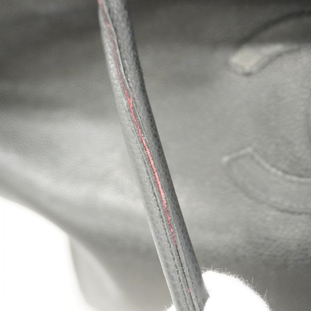 Chanel Tote Caviar Leather Black Gold — view 8