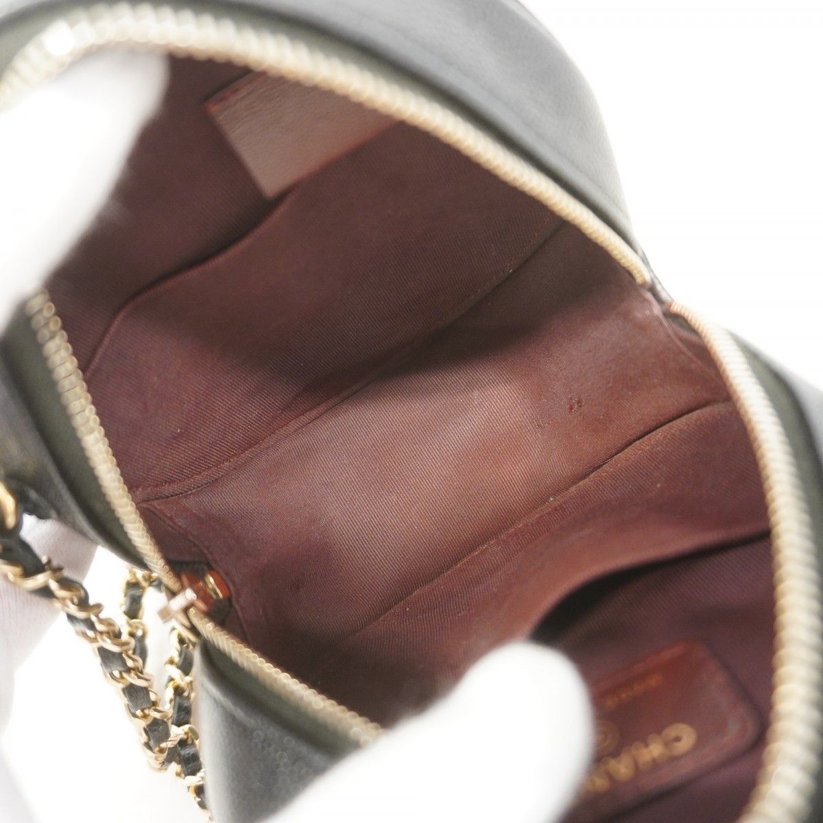 Chanel Shoulder Bag Quilted Caviar Leather Black Gold — view 4