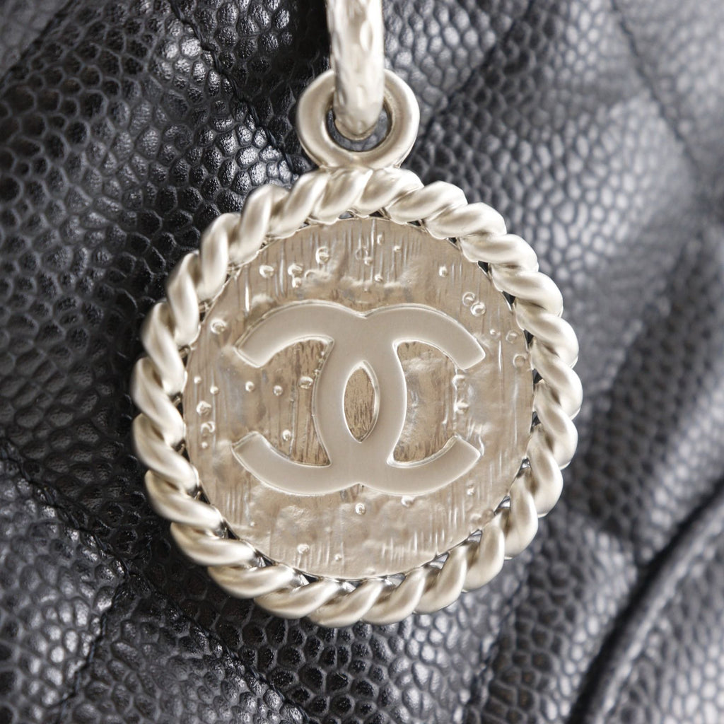 Chanel Reissue Tote Caviar Leather Black — view 9