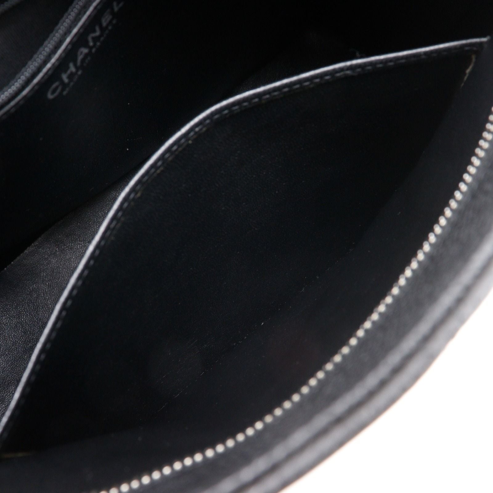 Chanel Reissue Tote Caviar Leather Black — view 8