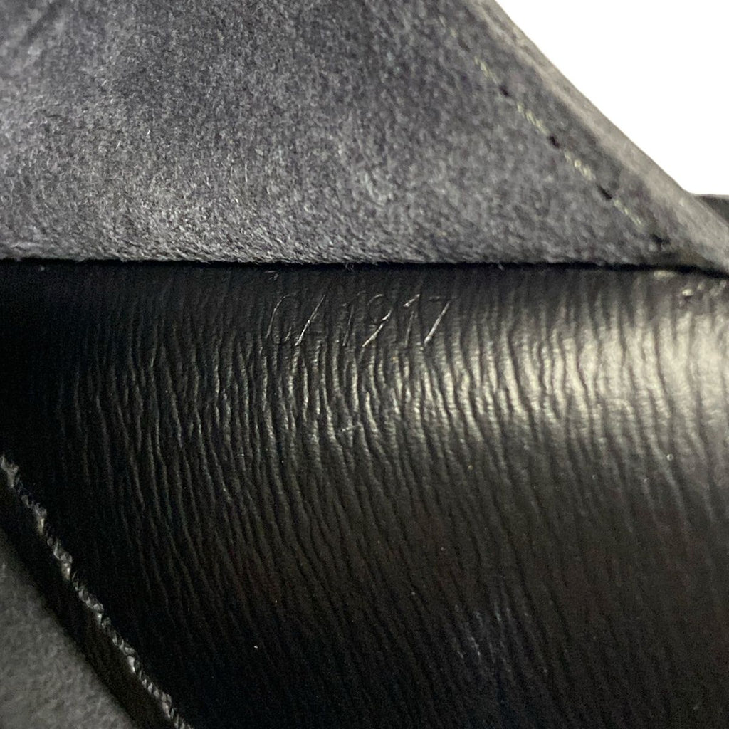 Louis Vuitton Shoulder Bag Epi Cluny Noir Leather — view 9
