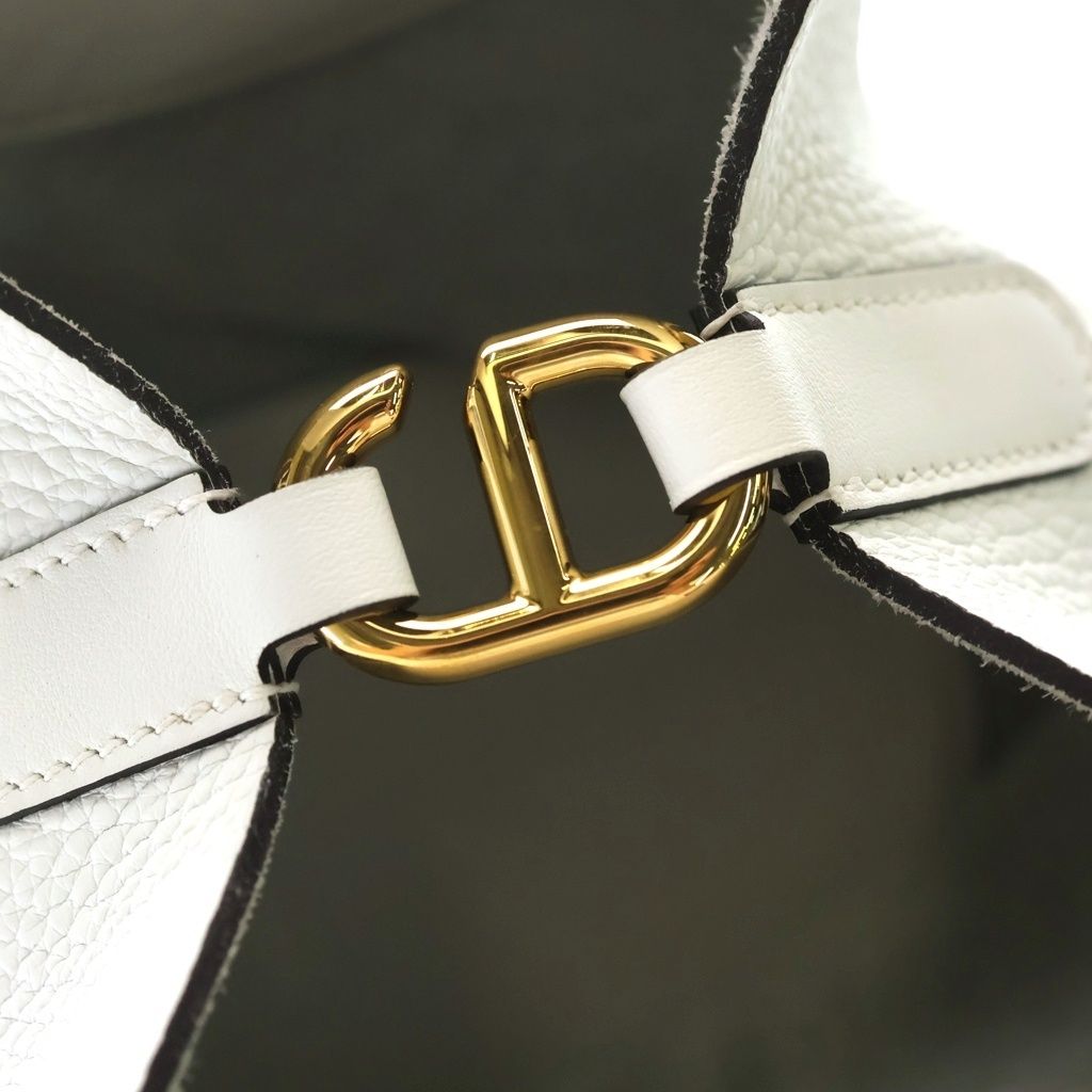 Hermes in the Loop 18 Taurillon Clemence Veau Gold Handbag White — view 6
