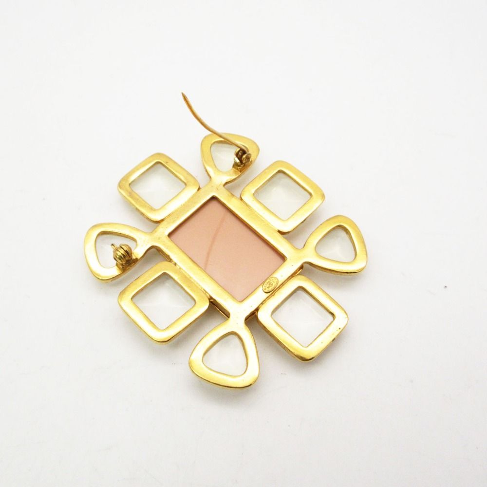 Chanel Bro Gripoix Color Strike CC Logo Pink Brooch — view 5