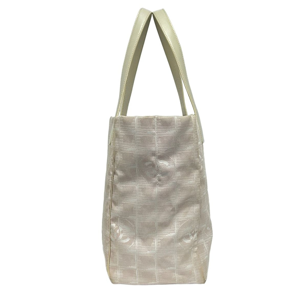 Chanel Tote New Travel Line MM Light Pink Ivory Leather — view 4