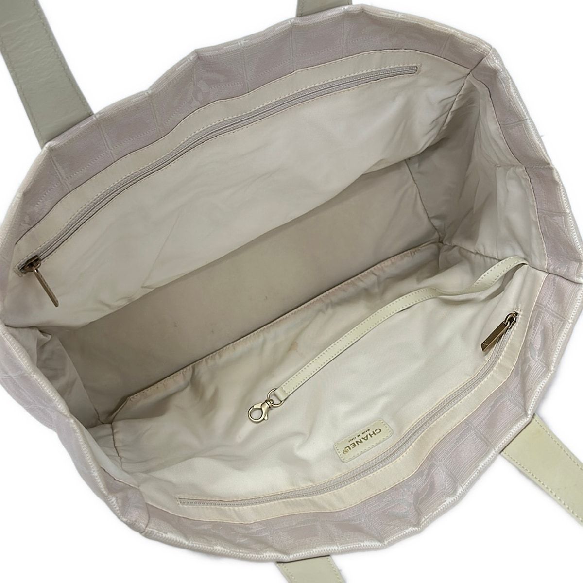 Chanel Tote New Travel Line MM Light Pink Ivory Leather — view 7