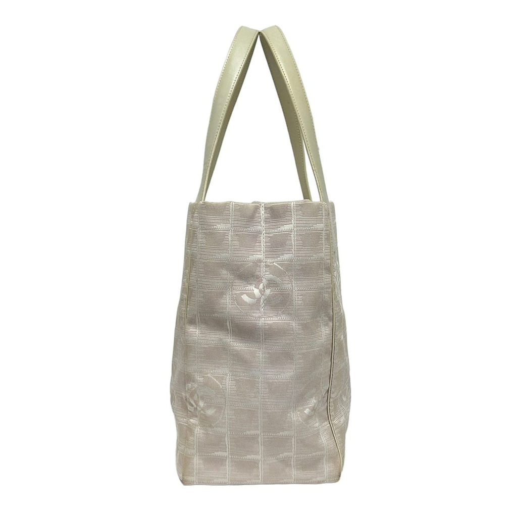 Chanel Tote New Travel Line MM Light Pink Ivory Leather — view 2