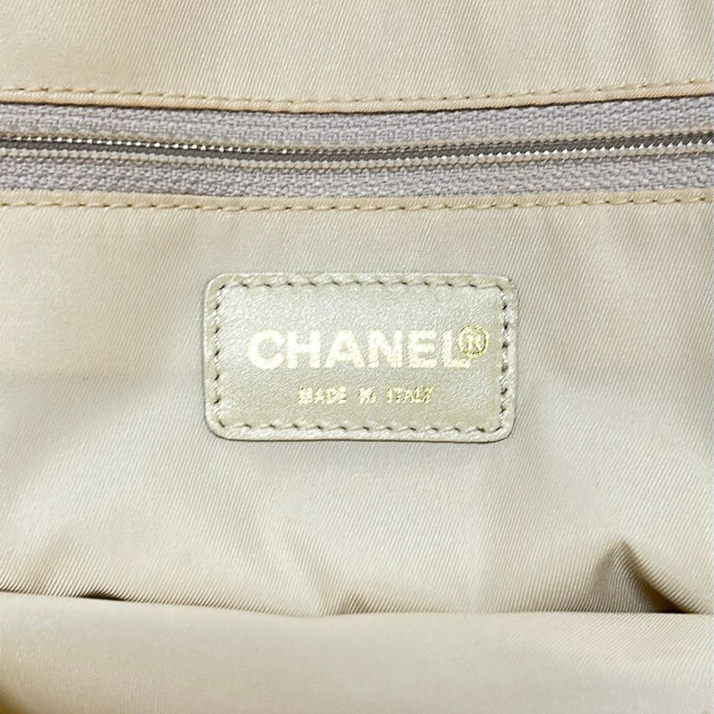 Chanel Tote New Travel Line MM Light Pink Ivory Leather — view 9