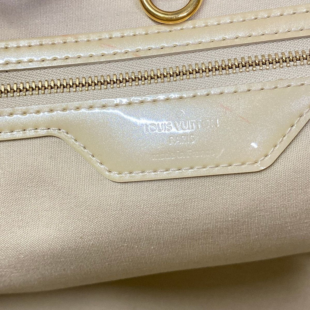 Louis Vuitton Tote Monogram Vernis Wilshire MM Blanc Corail Leather — view 8