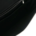 Louis Vuitton Taiga Messenger — view 3