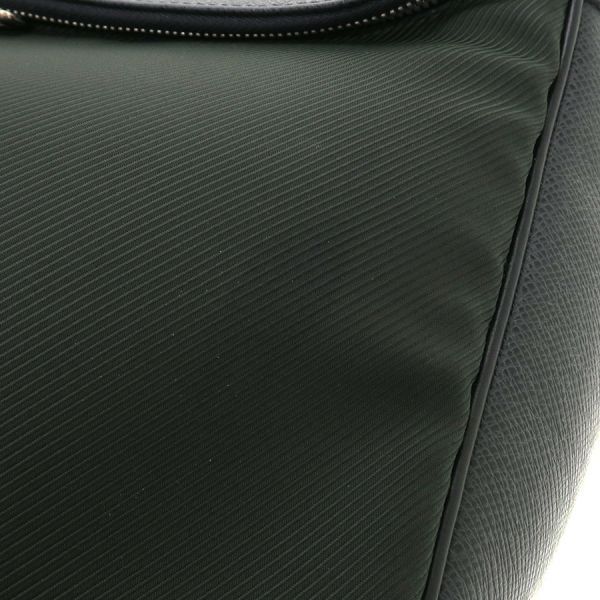 Louis Vuitton Taiga Messenger — view 4
