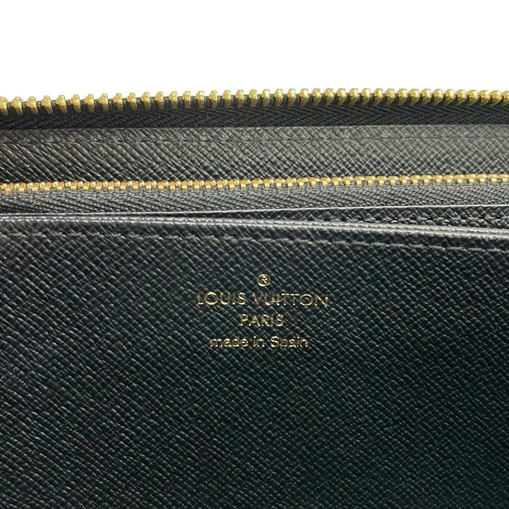 Louis Vuitton Wallet Game on Zippy Blanc Zip Around — view 5