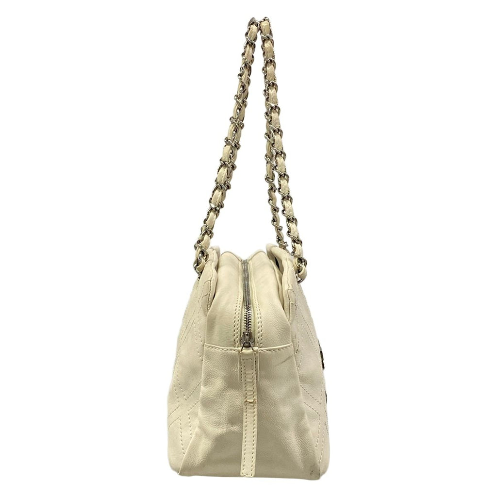 Chanel Shoulder Bag Diamond Stitch Ivory Chain CC Logo Silver Jumbo Leather — view 2