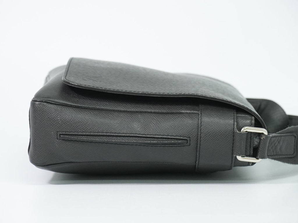 Louis Vuitton LV PM Taiga Leather Shoulder Bag Ardoise Black Second — view 4