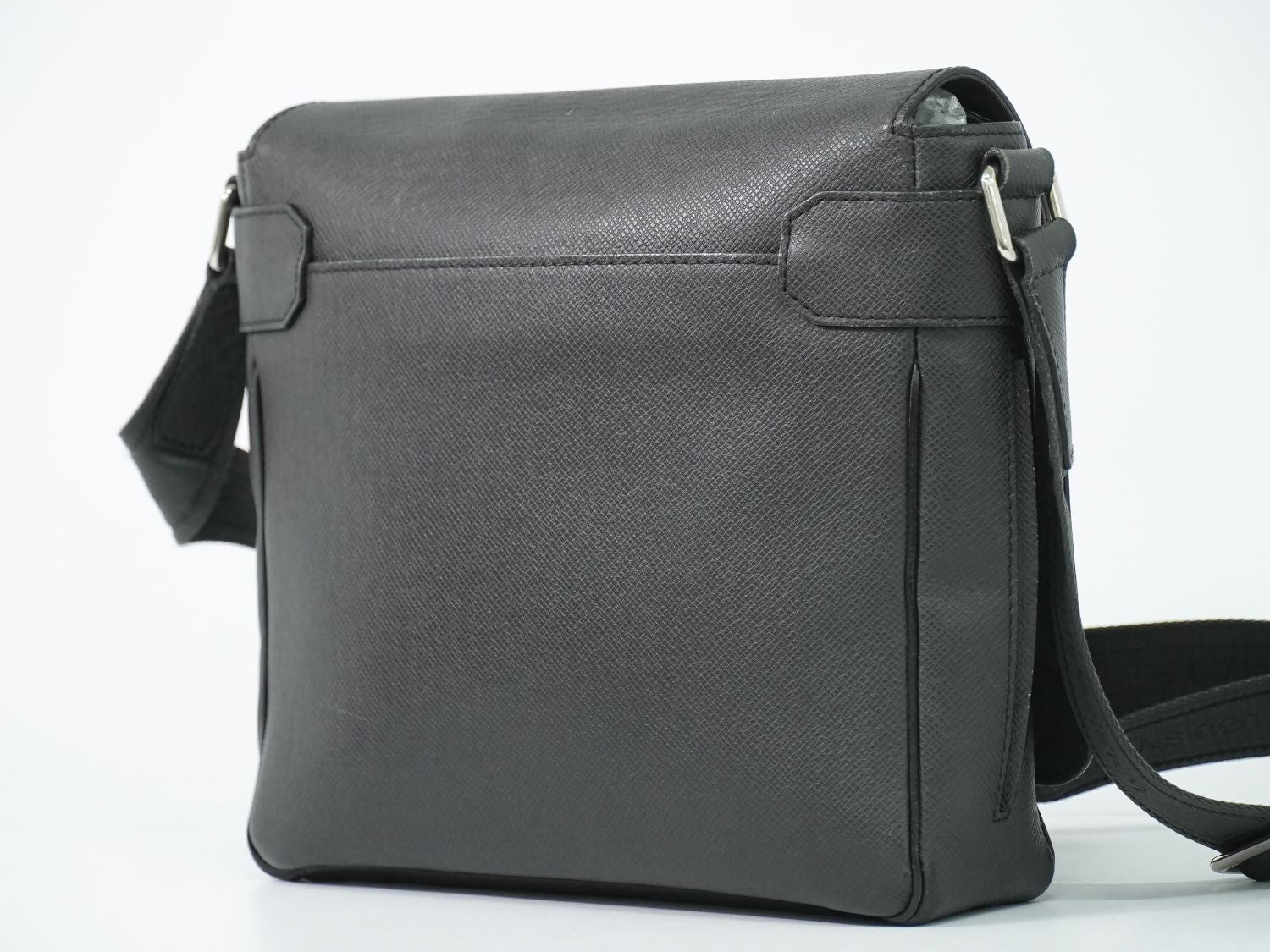 Louis Vuitton LV PM Taiga Leather Shoulder Bag Ardoise Black Second — view 2